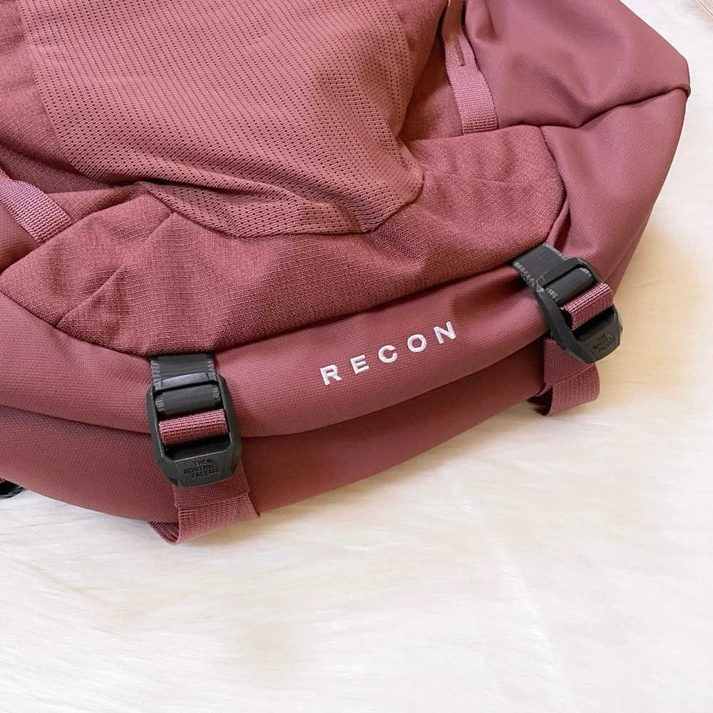 The North Face Women’s Recon 30 Liter Backpack - Picture 4 of 10